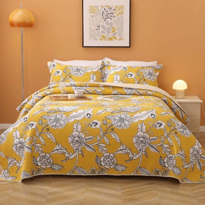 Bloomington Cotton Lightly Quilted Coverlet Set Vibrante Yellow Queen