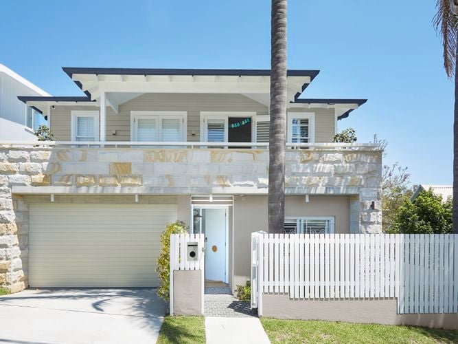 Coastal Scheme -
  COLORBOND® steel Surfmist®,
  COLORBOND® steel Dune®, COLORBOND® steel Deep Ocean®