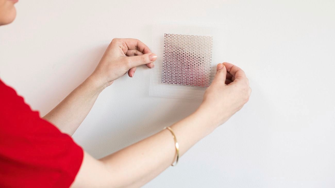 DIY - Step 2 - How to fix a hole in the wall - Natalie