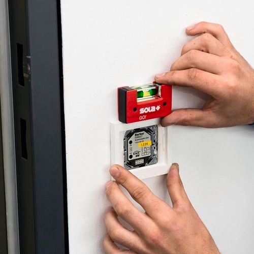 For
  horizontal and vertical measurements in construction, maintenance, and DIY
  projects.
