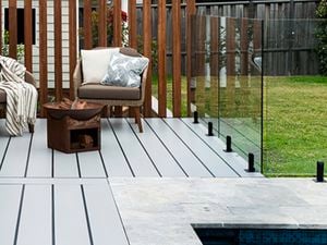 Deck with furniture and balustrade