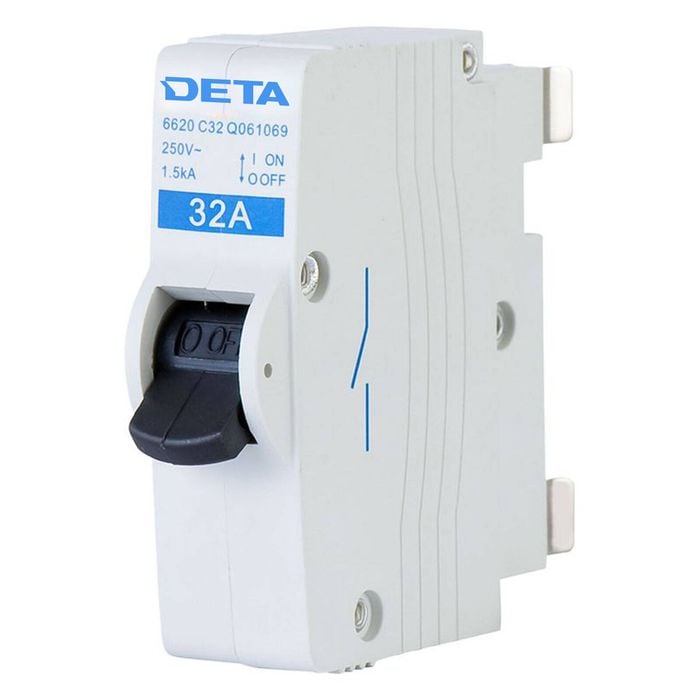 DETA 32A Plug-In Circuit Breaker