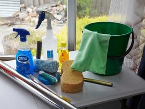 DIY - Tools and materials 1 - Install window film 