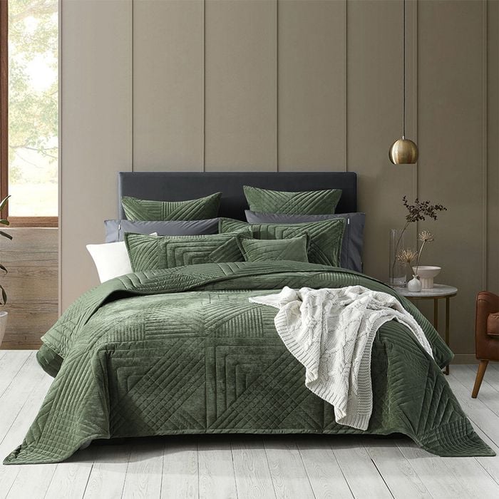 Samatra Coverlet Olive Super King Bed With Pillowcase