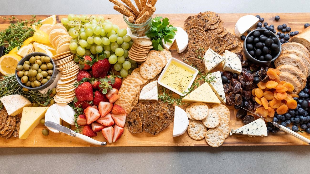 DIY - Extra - How to make a cheese platter board - Natalie