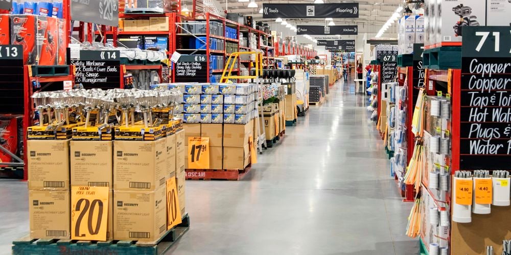 Middle aisle with pallets lining the space