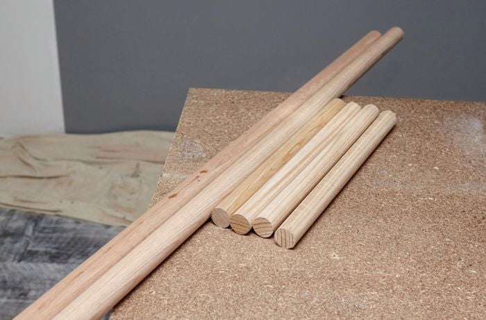 Timber dowels in various lengths.