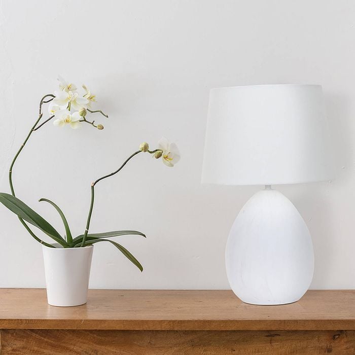 Vencha Bev Table Lamp - White