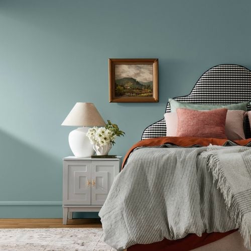 Porter's
  Paints Eggshell Finish in colour Hailstorm