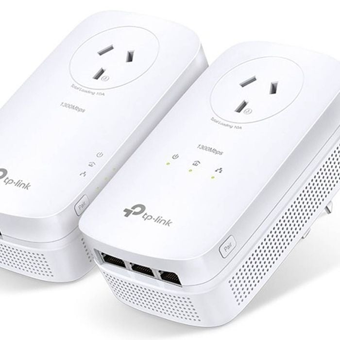 TP-Link TL-PA8033P KIT AV1300 3-Port Gigabit Passthrough Powerline Starter Kit