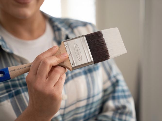Perfect for a smooth, even finish on walls and trims - 1660272