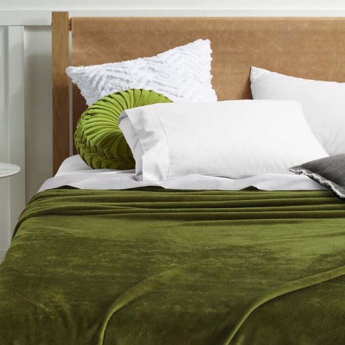 Accessorize Bedroom Collection 240cm x 260cm Forest Green Super Soft Plush Blanket QB/KB