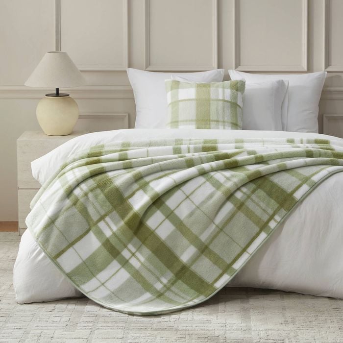 Dreamaker Wynter Reversible Faux Fur Throw Olive 180x200cm