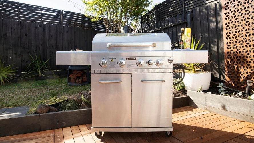 DIY - Extra - How to clean your BBQ - Eric