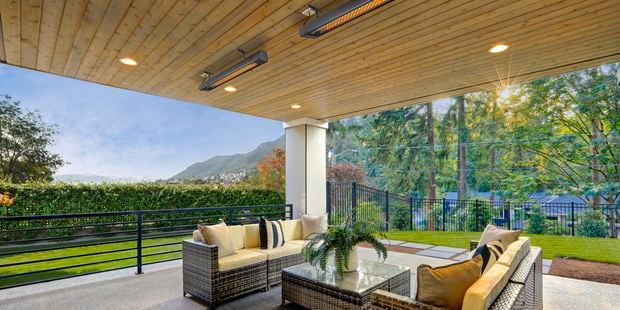 Outdoor lounge area with strip heaters - Wide