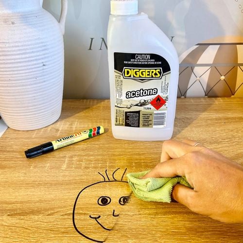Did you
  know DIGGERS™ Acetone 1567459 is extremely effective at removing permenant
  marker stains?