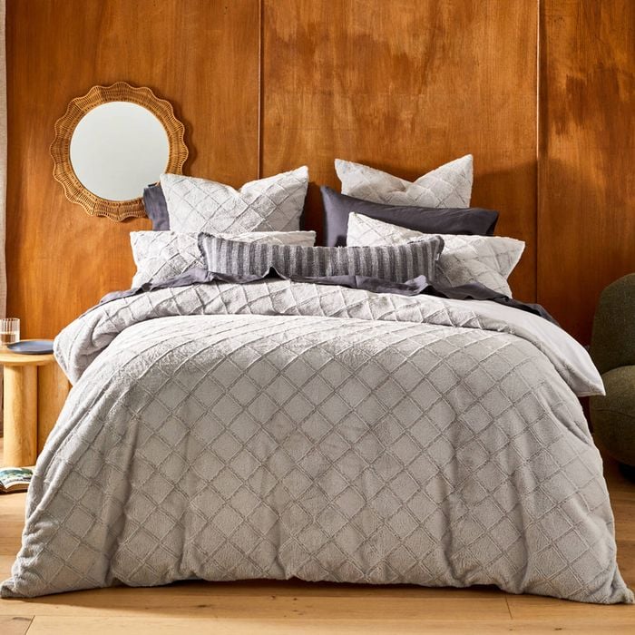 Myhouse archer faux fur quilt cover set