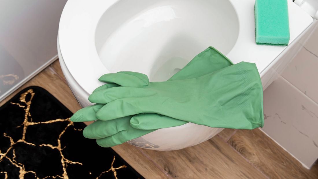 D.I.Y. - Header - How to clean hard water stains in a toilet