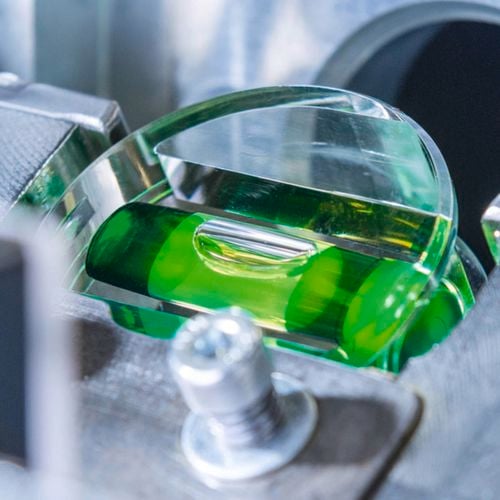  Made from break-resistant acrylic glass that
  holds up under pressure and won’t deform.