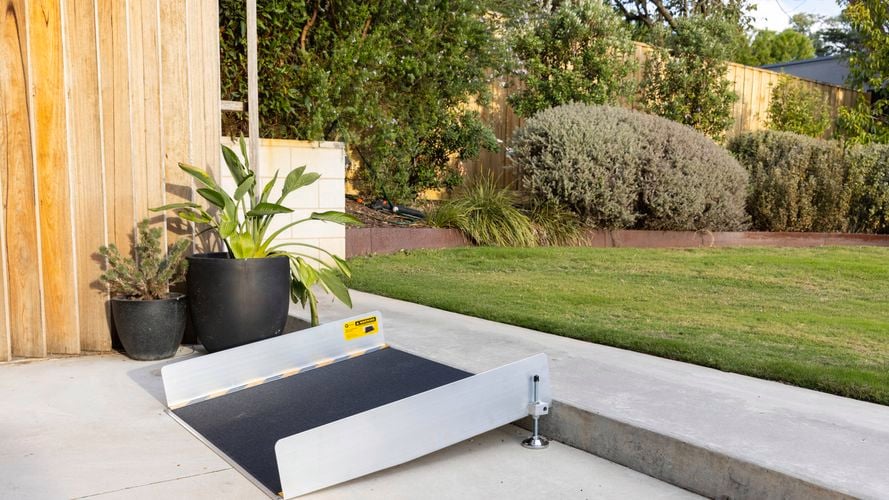 0648140 Q-assist Solid Aluminium Threshold Ramp