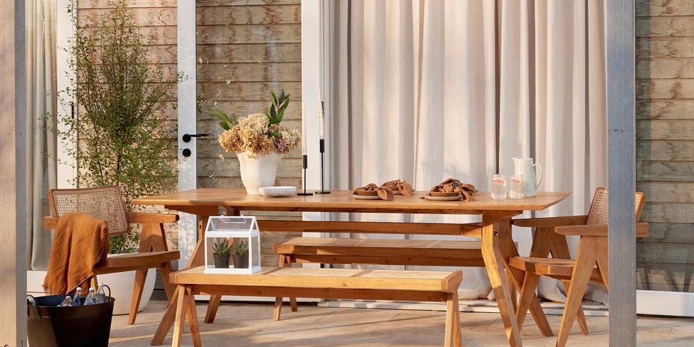 Outdoor area with outdoor table and chairs