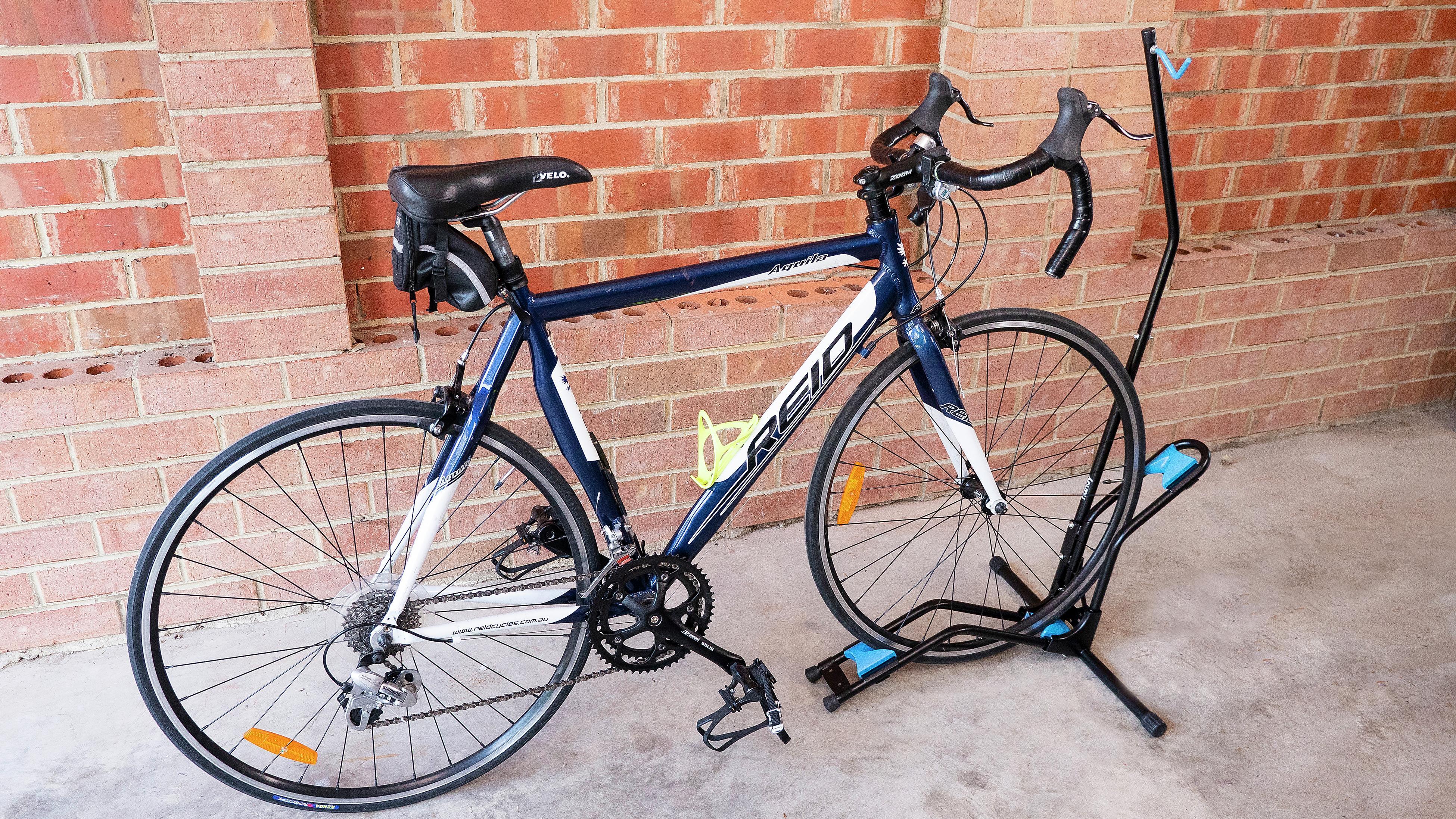 Gravity bike stand bunnings sale