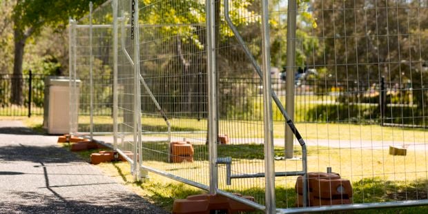 Product.RapidMesh 240 x 210cm Galvanised Steel Temp Fence Panel.0130627.AU.productOtherMedia.2