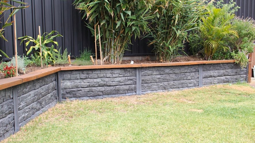 Garden Wall- Ridgi