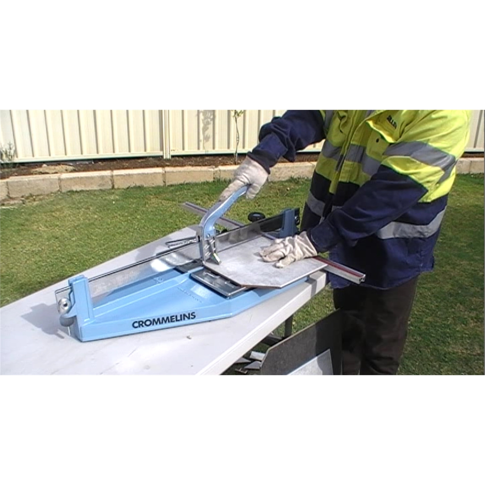 For Hire 600mm Hand Tile Cutter 24hr Bunnings Australia