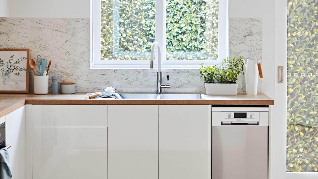 Window - White cabinets - Dishwasher - Scandi kitchen - Medium