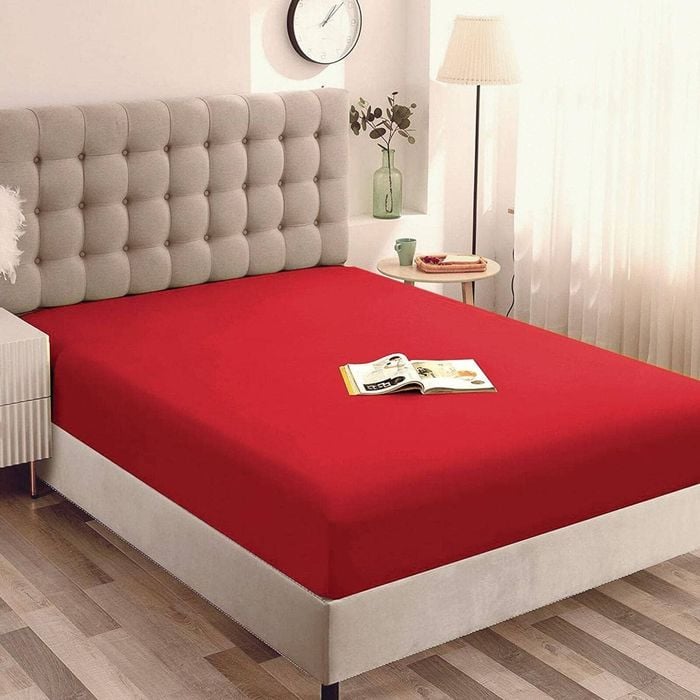 2000TC Ultra Soft Super King Fitted Sheet Set- Red