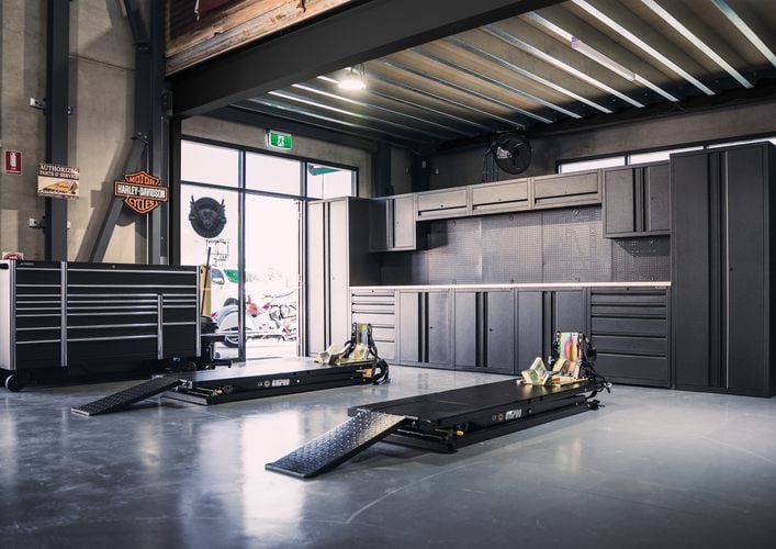 Ironheart Garage featuring the Pinnacle Pro Series Storage Stations and Pro Series 73" Tool Trolley.