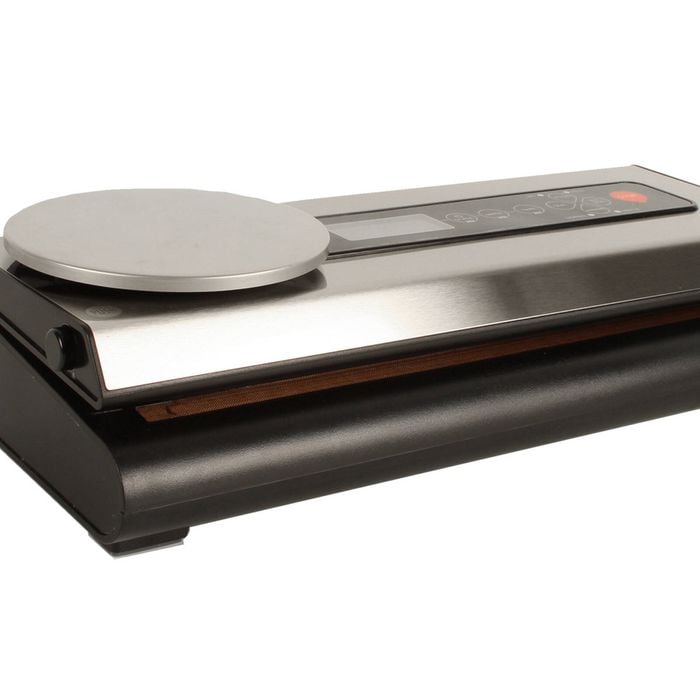 Wildtrak Deluxe Vacuum Sealer w/Scale 12/240v - Silver