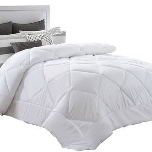 Giselle Bedding Super King Size 400gsm Microfibre Quilt