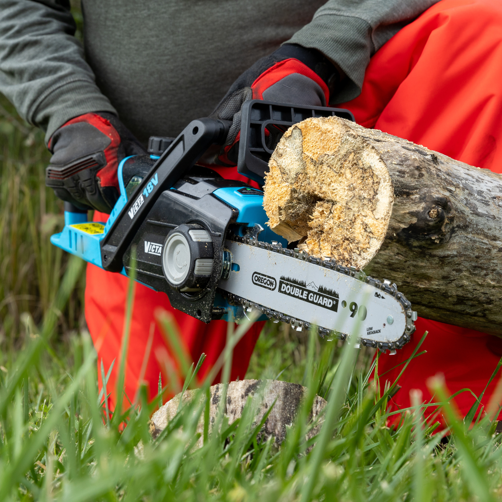 Victa 18V Chainsaw Cordless Li ion Kit with 5.0Ah Battery and Charger 1697203 Bunnings Australia