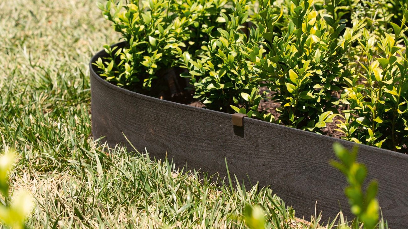 Close-up of Tuscan Path composite garden edging