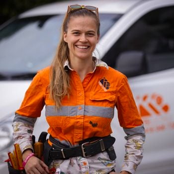 Bunnings team member.