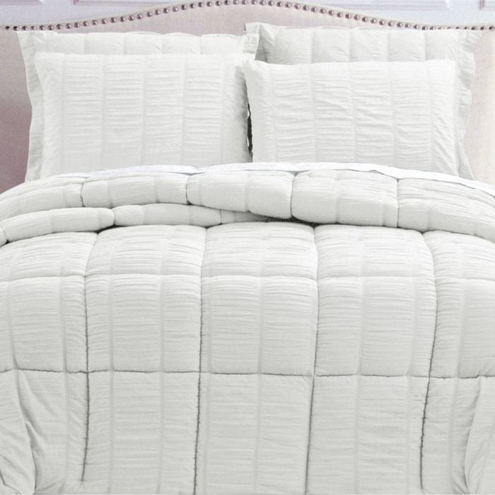 Hotel Living Seersucker Comforter Set White Queen