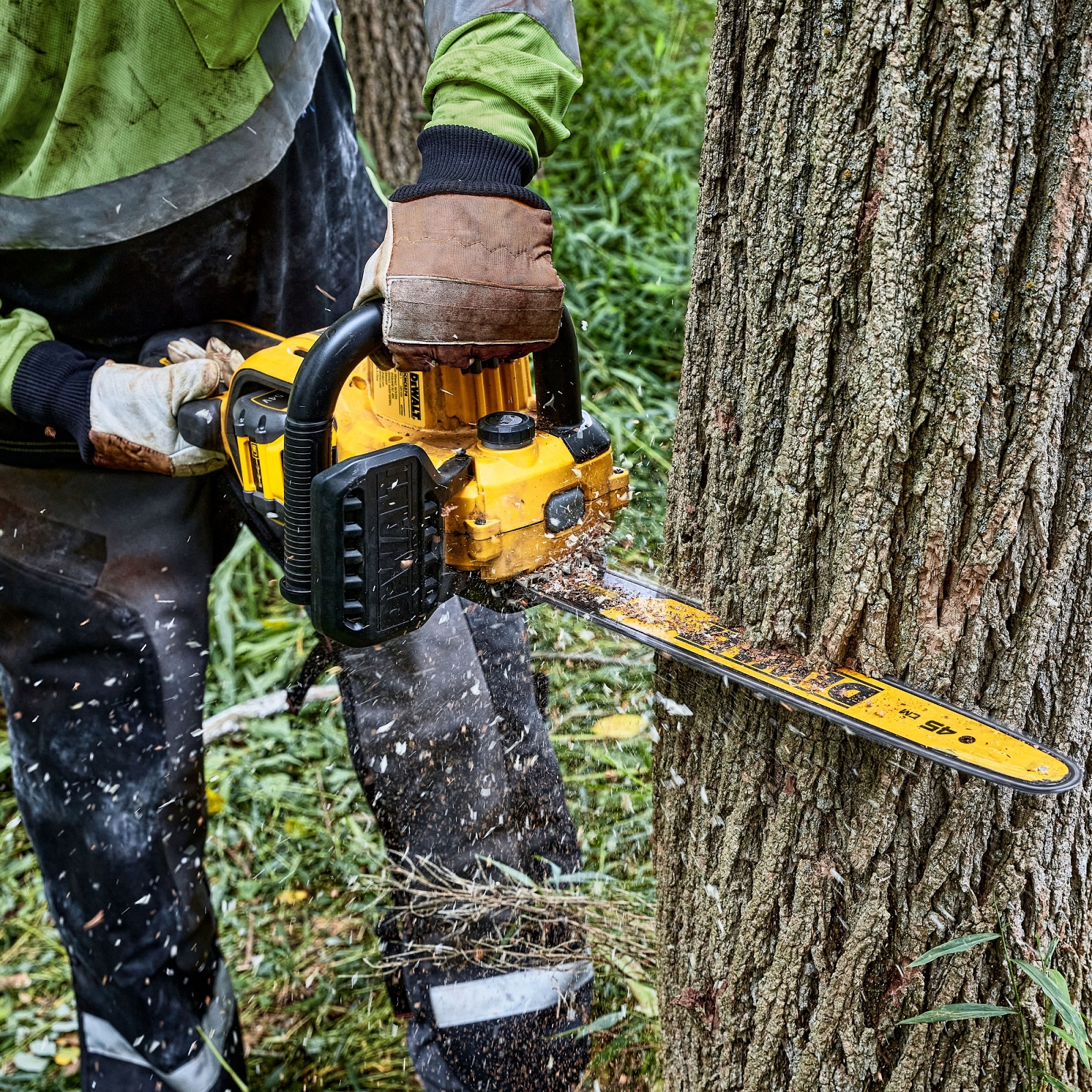 Dewalt handheld chainsaw discount