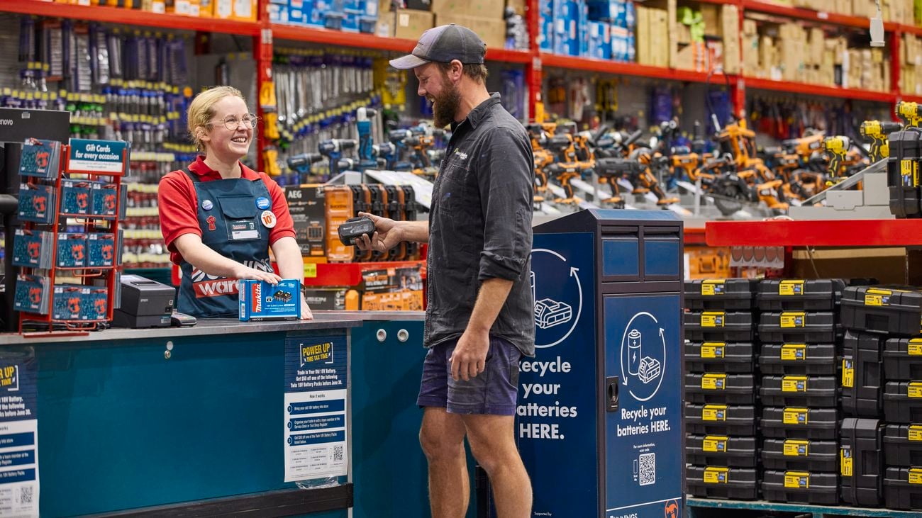 customer recycling old battery at bunnings store