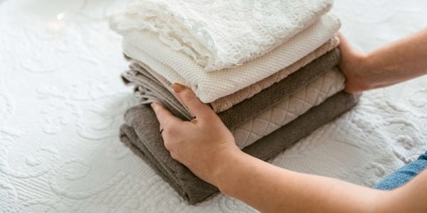 Image of folded coloured sheets by Comfort brand