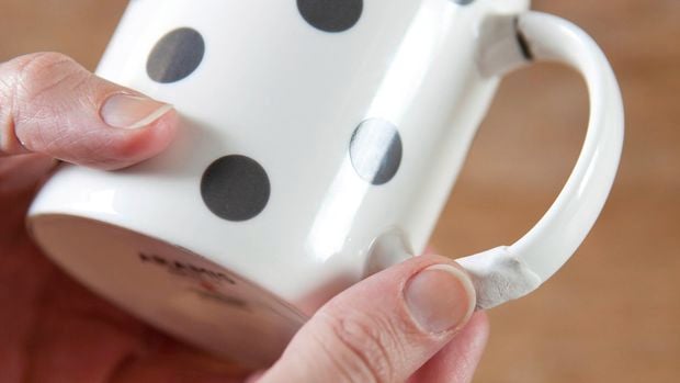 Using product to repair crack in mug