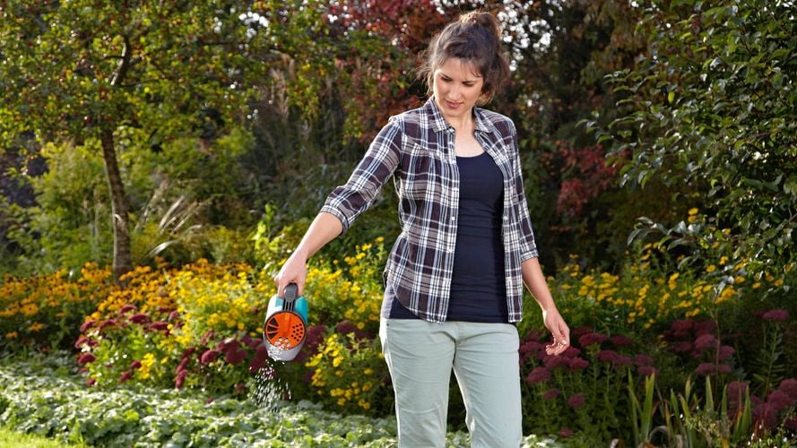 Brand page -  GARDENA Hand-held Spreader S