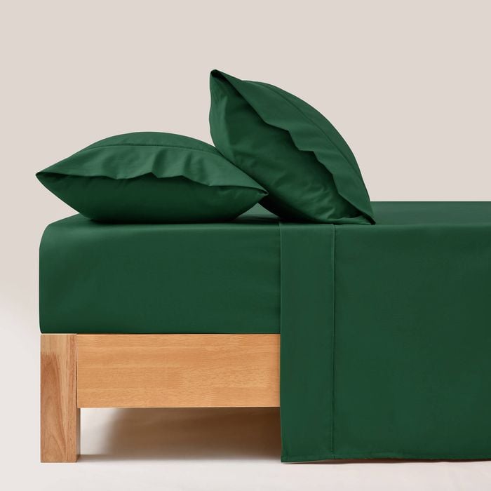 Dreamaker 250TC Cotton & Recycled Polyester Blend Sheet Set Hunter Green King Single Bed