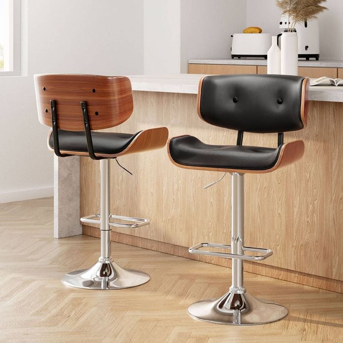 Homfurn 2x Bar Stools – Wooden Seat, Black Faux Leather, Swivel, Height Adjustable 96-117cm, Anti-scratch Sturdy Base