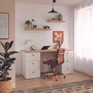 LUGNA Calm & Ordered Study Area