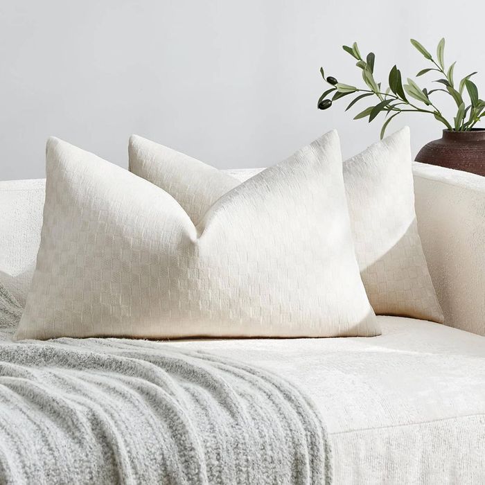 Gioia Casa 2-Pack Chenille Waffle Cushion Covers 30cm x 50cm - Oatmeal
