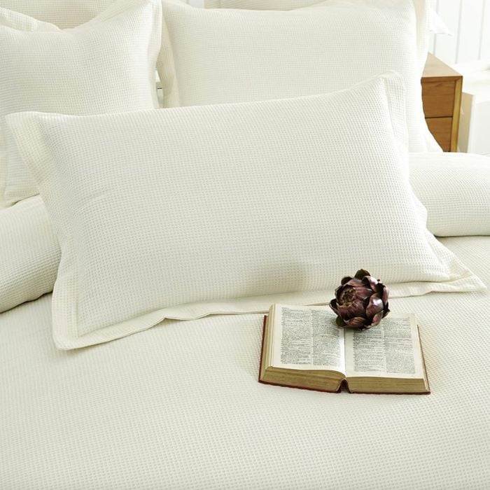 CottonMore 2pcs of 100% Cotton Waffle Pillowcases Cream 48x73cm+5cm