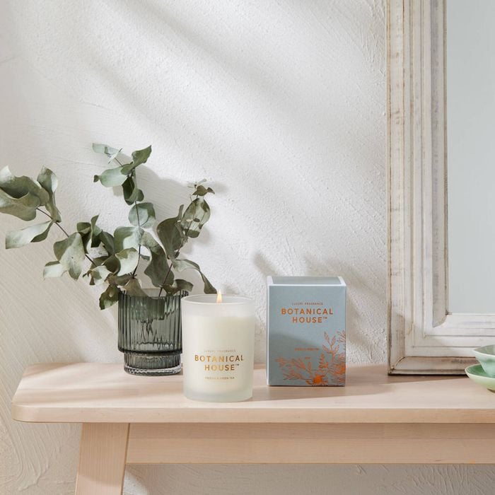 Candle Freesia & Tea 11.3x8.6x8.6cm Green Botanical House