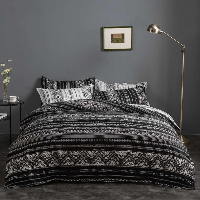 Fabric Fantastic Hugo Reversible Queen Size Quilt/doona/duvet Cover Set